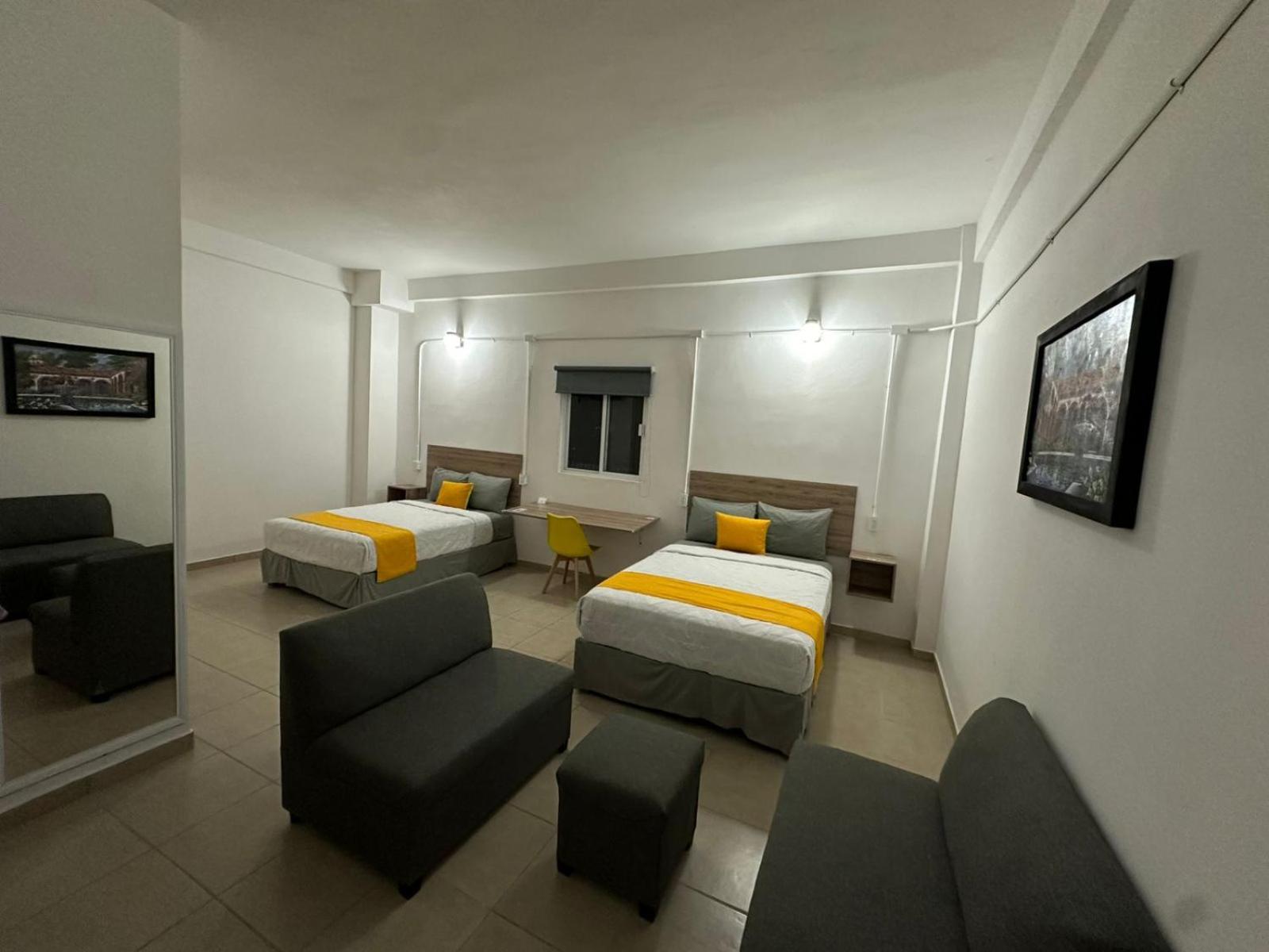 Hotel Plaza Centenario Juan Aldama Esterno foto