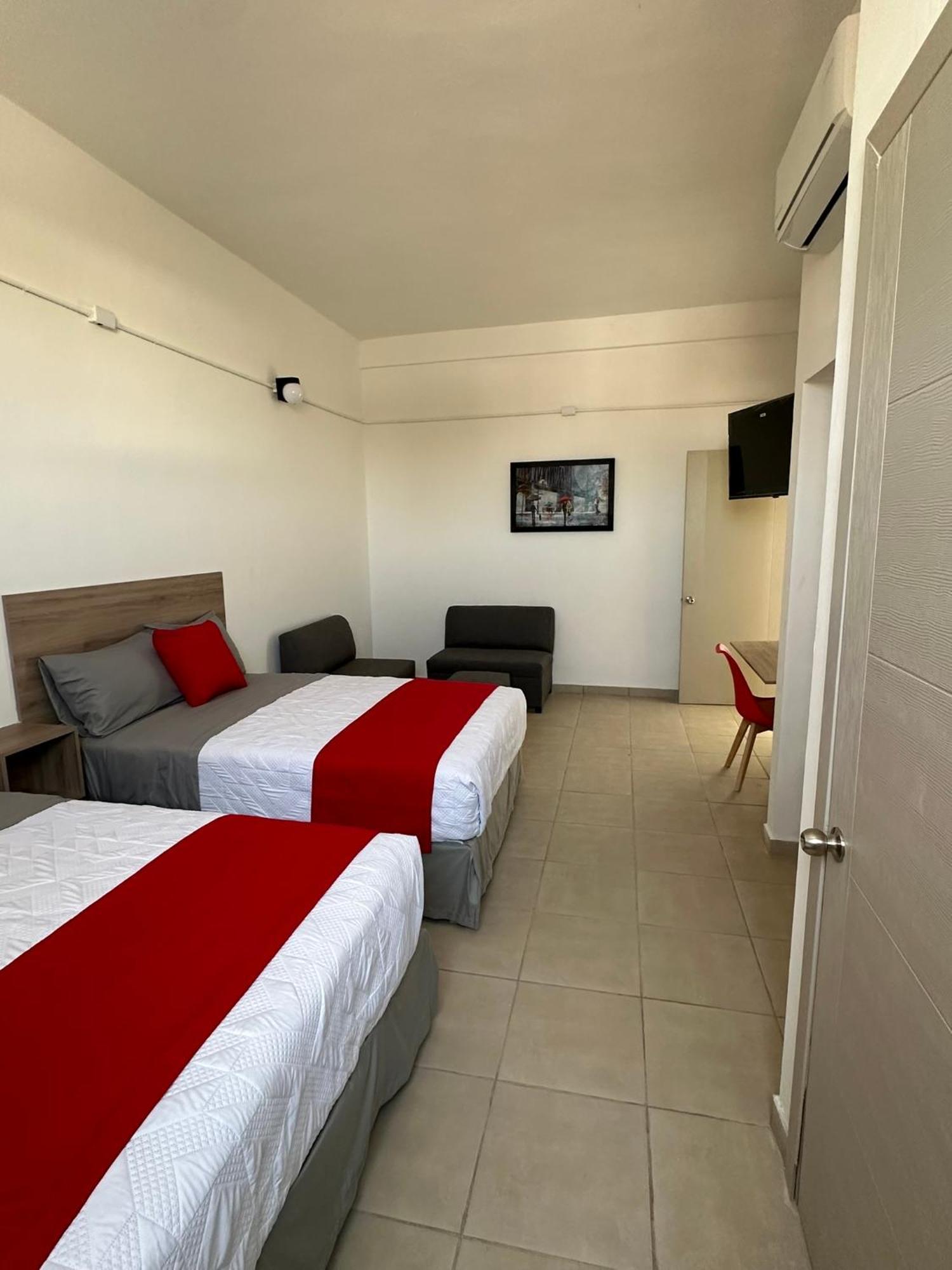 Hotel Plaza Centenario Juan Aldama Esterno foto